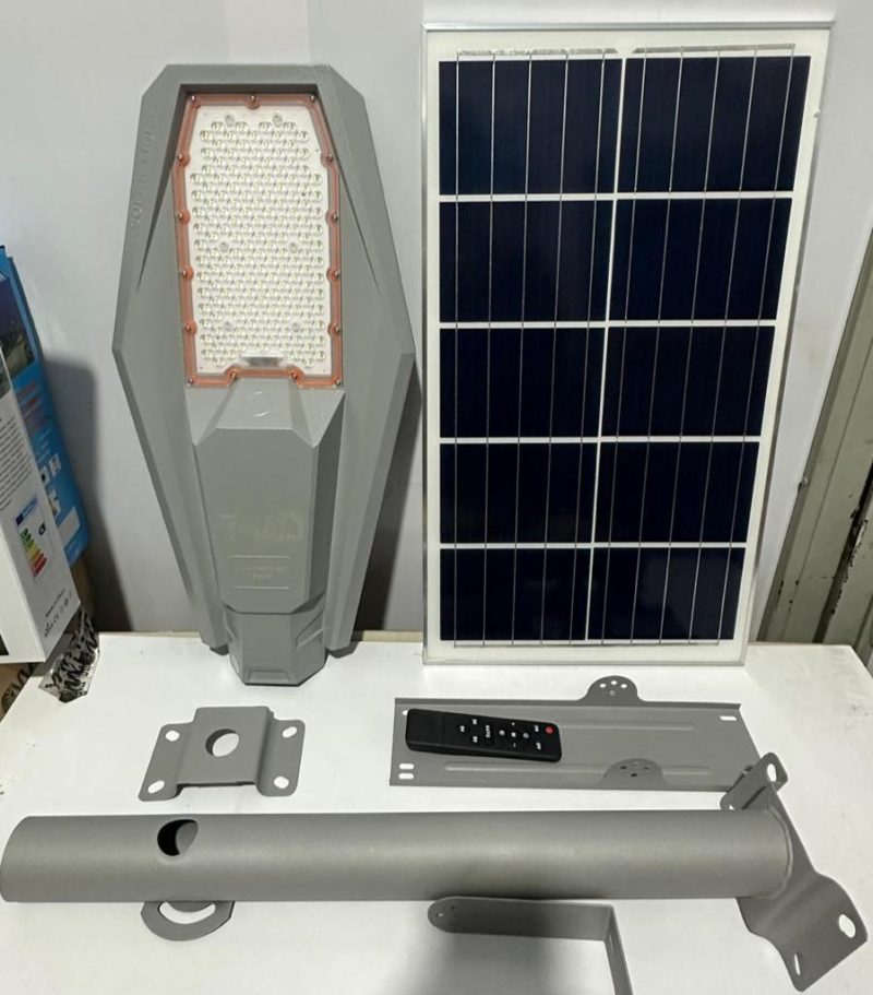 پروژکتور خورشیدی 100 وات خیابانی